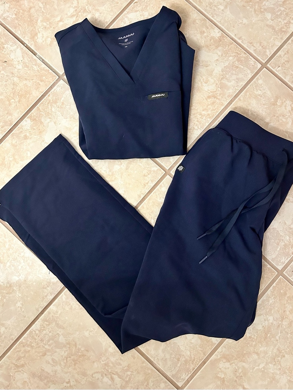 NEVER WORN Jaanuu XS Navy Scrub Set